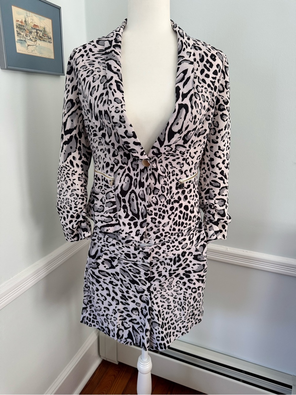NWT Cache white animal Print Blazer & Short Set